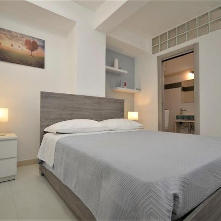 Madagi Beachfront Apartments ปอซซัลโล ภายนอก รูปภาพ